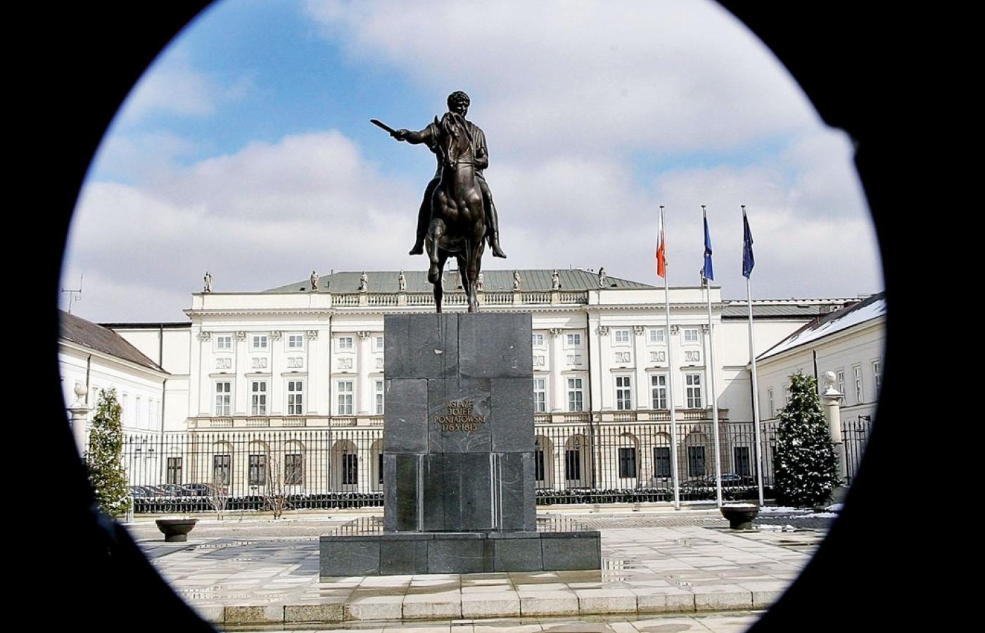 Pałac Prezydencki przygotowuje zawiadomienie do prokuratury w sprawie ułaskawienia wspólnika Marcina Dubienieckiego.