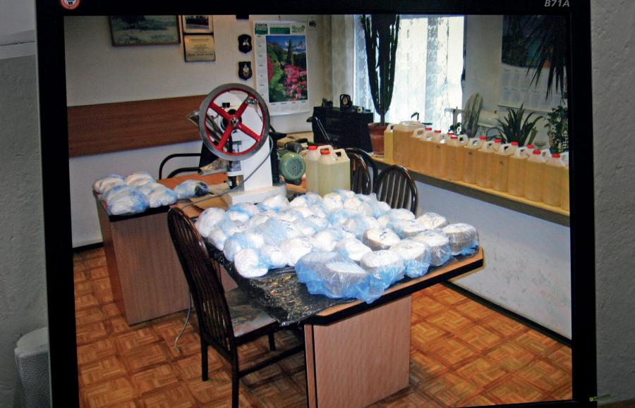 W Polsce ­ciągle działają chałup­nicze linie produkcyjne amfetaminy. W tej policjanci znaleźli aż 40 kg narkotyku.