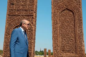 Prezydent Turcji Recep Tayyip Erdoğan w rocznicę zwycięstwa Seldżuków nad Bizancjum pod Mantzikertem w 1071 r.; 26 sierpnia 2018 r.