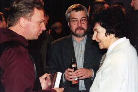 Na comiesięcznych spotkaniach w Mazowieckim Centrum Kultury na Elektoralnej pojawiali się m.in. (od lewej) Grzegorz Ciechowski, Mirosław Kowalski (SuperNowa) i Jadwiga Zajdel.