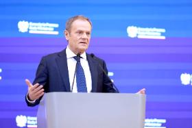 Donald Tusk nie wystartuje na prezydenta, ale de facto będzie uczestnikiem kampanii. To od jego władzy zależy powodzenie obozu demokratycznego w nadchodzących wyborach.