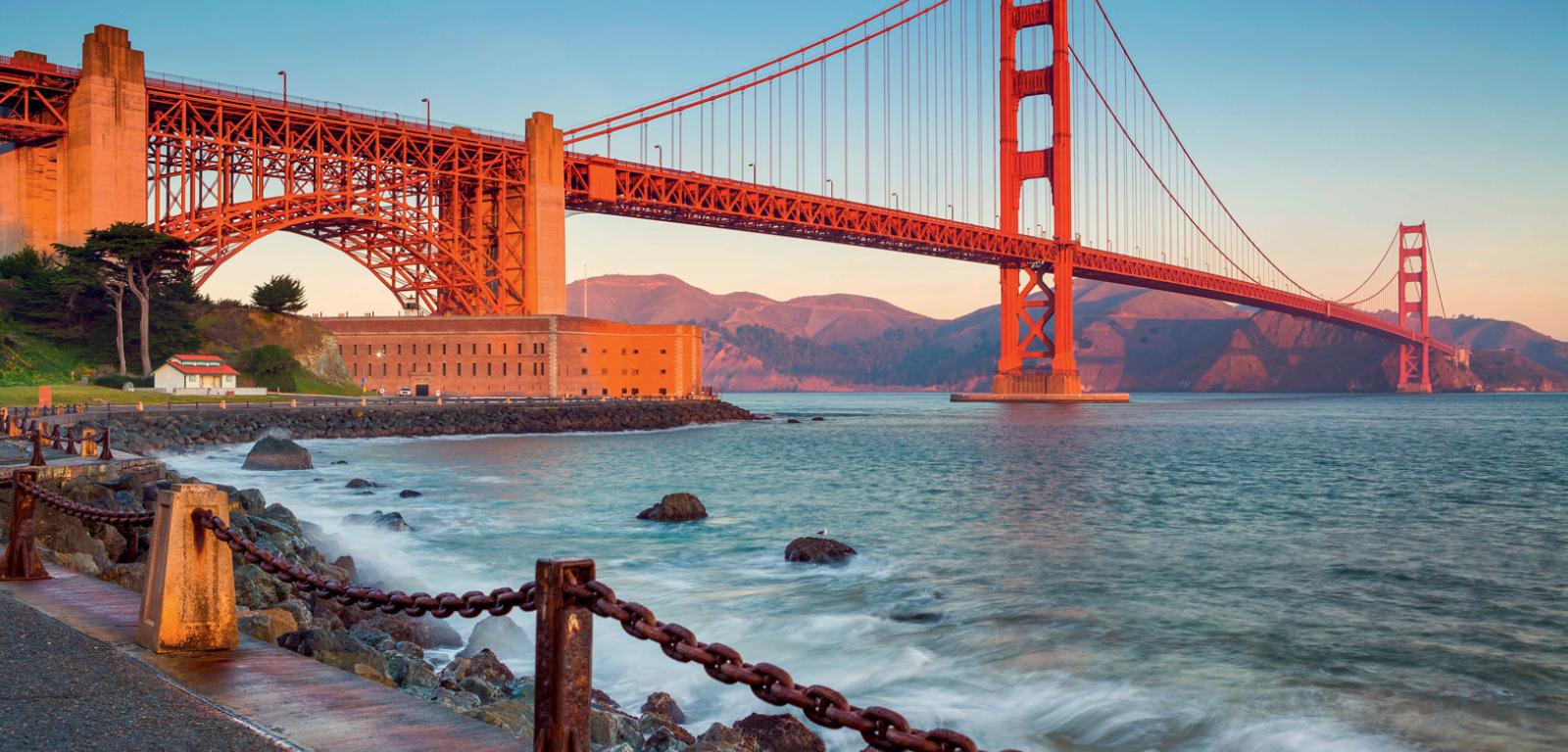 Most Golden Gate (San Francisco, USA) zabezpieczony przed korozją farbami akrylowymi.
