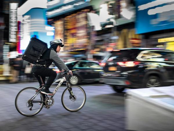 Przez lata praca kuriera była marzeniem wielu zapalonych rowerzystów.