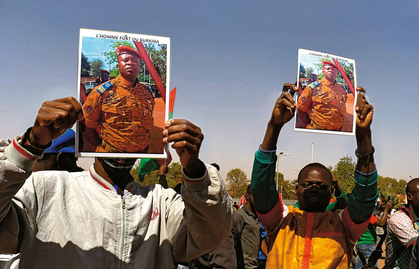 ONZ szacuje, że w wyniku trwającego od 2015 r. powstania dżihadystów domy opuściło 1,5 mln z 22 mln mieszkańców Burkina Faso.