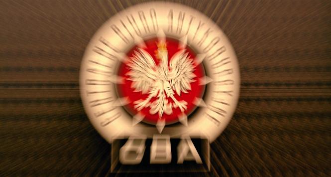 Do siedziby CBA w Białymstoku przewieziono 50 segregatorów akt i dokumentów.