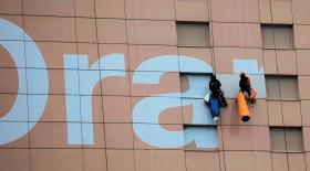 Działanie pod wspólną flagą Orange ma kilka zalet. Można łatwiej oferować cały pakiet usług stacjonarnych i mobilnych, ale także odkleić się od złej legendy „tepsy” – telekomunikacyjnego giganta.