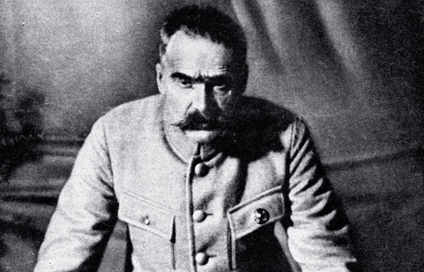 Polska Piłsudskiego i sanacji nie była państwem totalitarnym, jednak po zamachu majowym coraz bardziej autorytarnym.