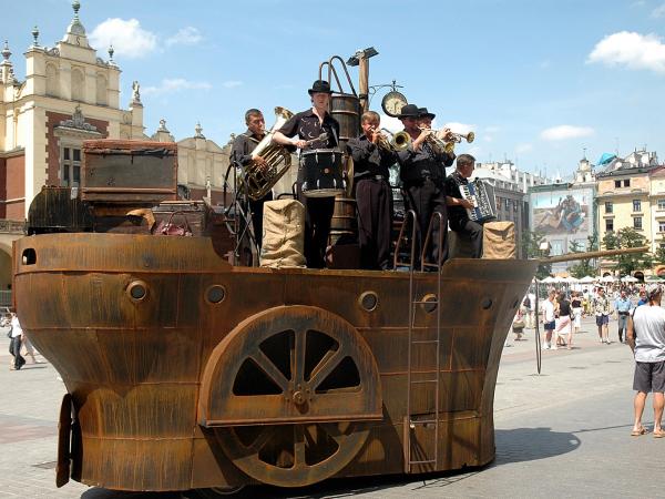 Festiwal Kultury Żydowskiej - pokazuje kulturę żydowską różnych krajów i epok