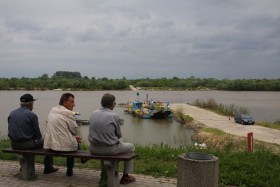 Zawichost, widok na przeprawę promową przez Wisłę