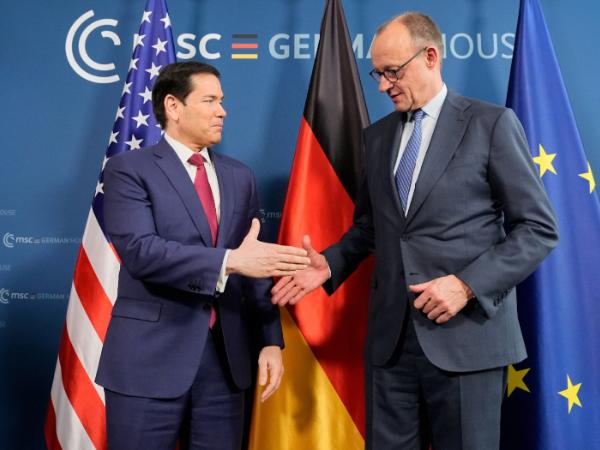 Sekretarz stanu USA Marco Rubio i kanclerz Niemiec Friedrich Merz podczas konferencji bezpieczeństwa w Monachium. 13 lutego 2026 r.