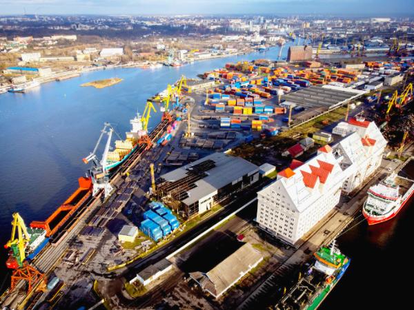 Widok na port w Kaliningradzie