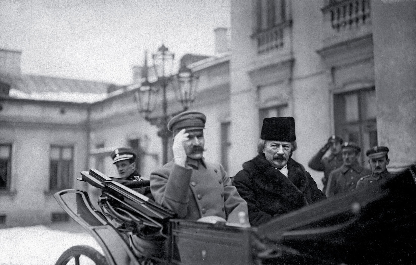 Naczelnik Państwa Józef Piłsudski oraz premier Ignacy Jan Paderewski