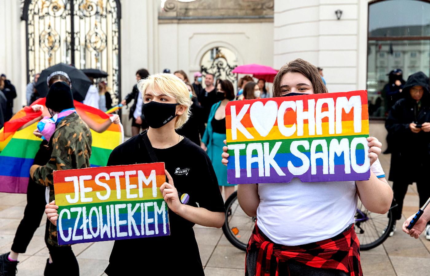 21 czerwca 2020 r. Protest w Warszawie przeciw atakom PiS i prezydenta Dudy na osoby LGBT