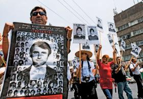 Demonstracja w rocznicę Masakry w Boże Ciało w stolicy Meksyku, 2007 r.
