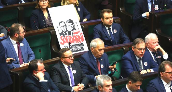 Posłowie PiS podczas posiedzenia Sejmu