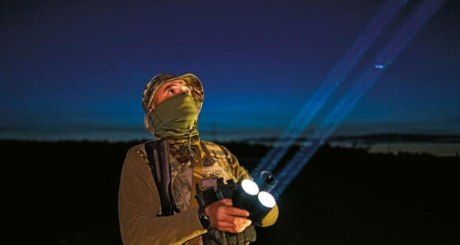 Obwód chersoński. Jednostka obrony powietrznej tropi rosyjskie drony.