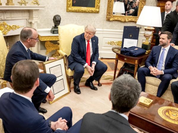 Friedrich Merz i Donald Trump w Gabinecie Owalnym, 5 czerwca 2025 r.