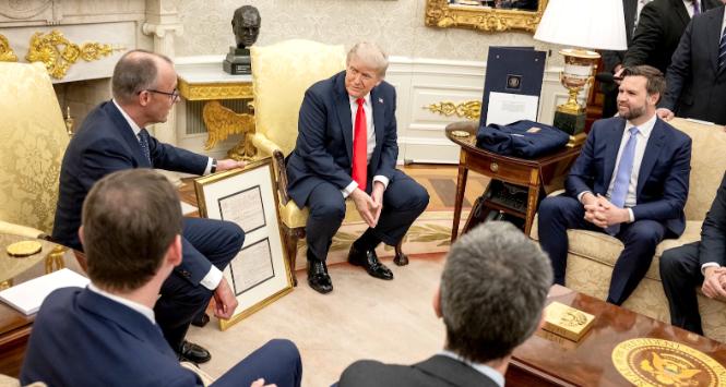 Friedrich Merz i Donald Trump w Gabinecie Owalnym, 5 czerwca 2025 r.