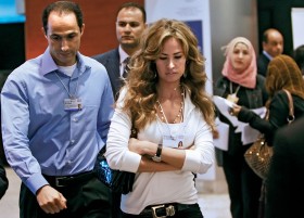 Dzieki koneksjom i smykałce do interesów Gamal Mubarak jest milionerem. Na zdjęciu z żoną Khadigą, córką jednego z najbogatszych przedsiebiorców budowlanych.
