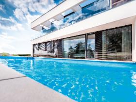 Z pomocą w maksymalnym wykorzystaniu możliwości okien przychodzą systemy inteligentnego domu.