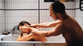 Kadr z filmu „Płynące wieżowce”, w reż. Tomasza Wasilewskiego