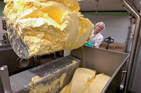 Maślane eldorado dla polskich rolników i mleczarni nie będzie trwać wiecznie.