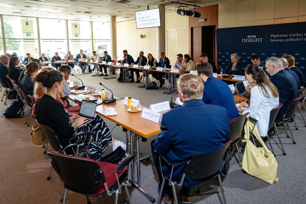 Okrągły stół z Piotrem Serafinem, komisarzem Unii Europejskiej ds. Budżetu i administracji publicznej oraz zwalczania nadużyć finansowych