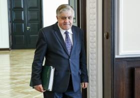 Minister Jurgiel niedawno ujawnił projekt nowelizacji przesuwający datę wejścia w życie zakazu… na 1 stycznia 2021 r.