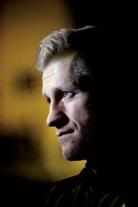 „Kilka razy w życiu, gdy stałem na rozwidleniu dróg, wybrałem tę właściwą – najczęściej z pomocą ludzi, którzy mnie tam delikatnie popchnęli”.