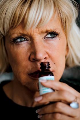 Sissel Tolaas, norweska chemiczka i performerka, przy pracy