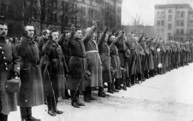 Poznań, 4 lutego 1919. Zaprzysiężenie 1 Pułku Rezerwowego Strzelców Wielkopolskich podczas powstania wielkopolskiego.