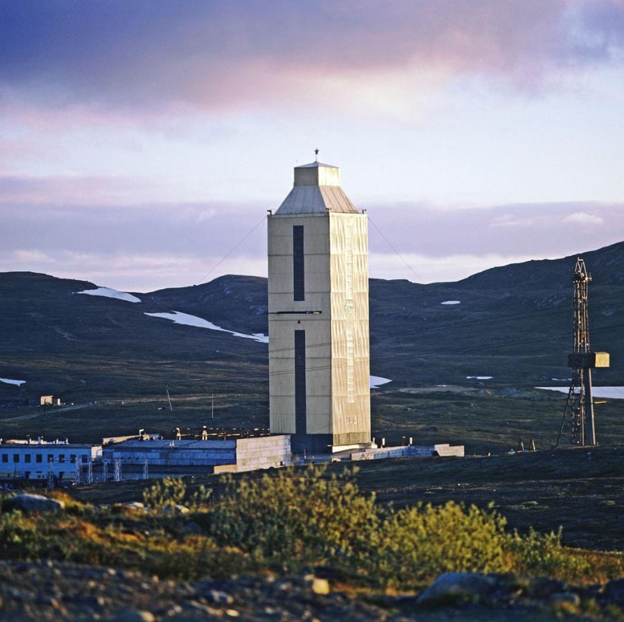 Supergłęboki Odwiert Kolski (SG-3) – widoczna obudowa wiertni.