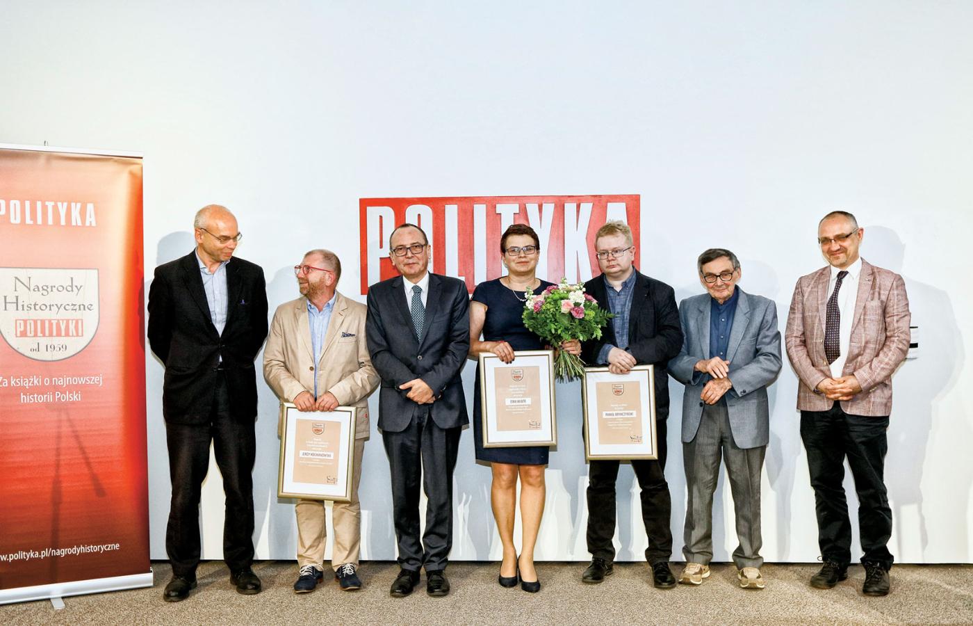 Od lewej: Dariusz Stola, Jerzy Kochanowski, Włodzimierz Borodziej, Ewa Wiatr, Michał Sutowski, Marian Turski, Marcin Zaremba.