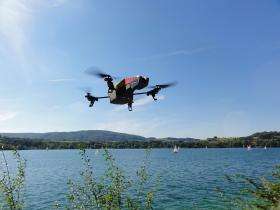 Powszechne stosowanie dronów w miastach może być trudne, ale poza miastami, czemu nie?