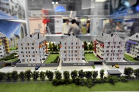 Żaden z upadłych w ostatnim czasie deweloperów nie przejmował się nowym prawem, które od dwóch lat ma lepiej chronić nabywców mieszkań.