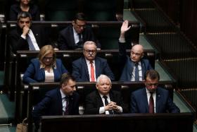 Po rekonstrukcji powstała dziwaczna konstrukcja z Kaczyńskim jako wicepremierem. Prezes jest podwładnym swojego podwładnego.