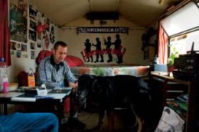 Berlin – barak – Polak. I Serdel przy setce na samotność.