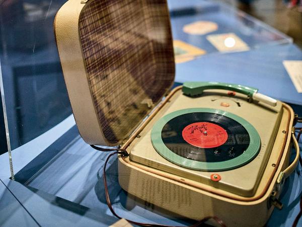 Gramofon walizkowy Philips, lata 50.
