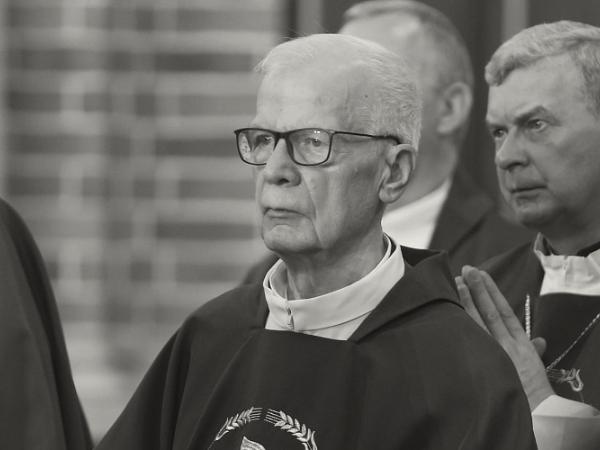 Abp Józef Michalik podczas msza pogrzebowej abp. Henryka Hosera. Warszawa, 20 sierpnia 2021 r.