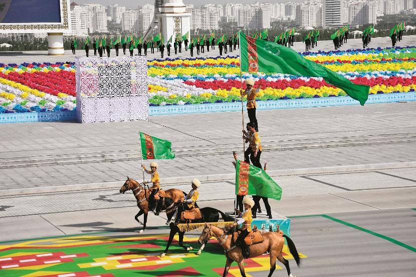 Aszchabad, obchody 31 rocznicy niepodległości Turkmenistanu (27 września br.).