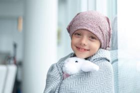 Niestety rośnie liczba pacjentów z różnymi typami nowotworów, które 20–30 lat temu występowały wyłącznie u osób starszych.