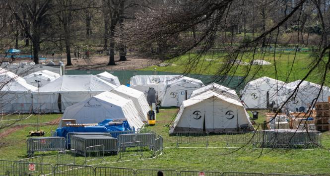 Nowy Jork, Szpital polowy organizacji charytatywnej „Samaritan's Purse” uruchomiony w Central Park.