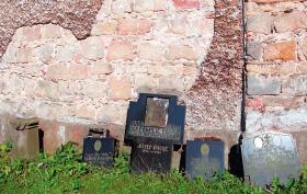 Nagrobki niemieckie w Zdonovie, w kraju hradeckim