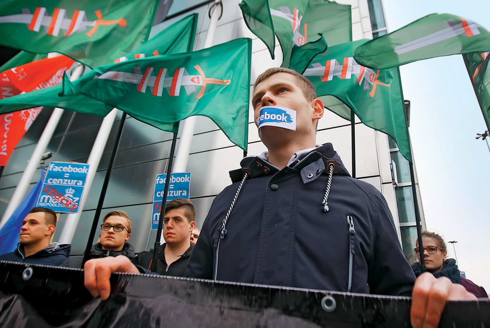 Цензура мужика. Цензура в Германии. Цензура на польском. Pahonia far right. Полонофобия Украина.