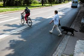 Pasy tylko na części jezdni, czyli nowa myśl drogowa w wykonaniu krakowskich drogowców.
