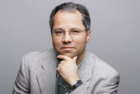 Prof. Paweł Artymowicz prowadzi badania na Uniwersytecie w Toronto.