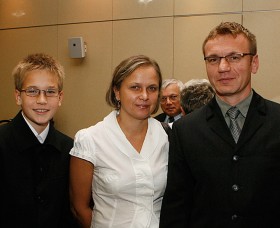 Tadeusz Andruniów – laureat, doktor habilitowany, adiunkt na wydziale chemicznym Politechniki Wrocławskiej – z rodziną