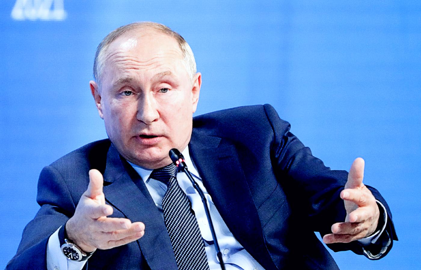 Władimir Putin podczas obrad Rosyjskiego Tygodnia Energetycznego