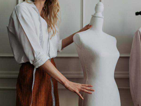 Zrównoważona moda – zmiany potrzebne sektorowi odzieżowemu