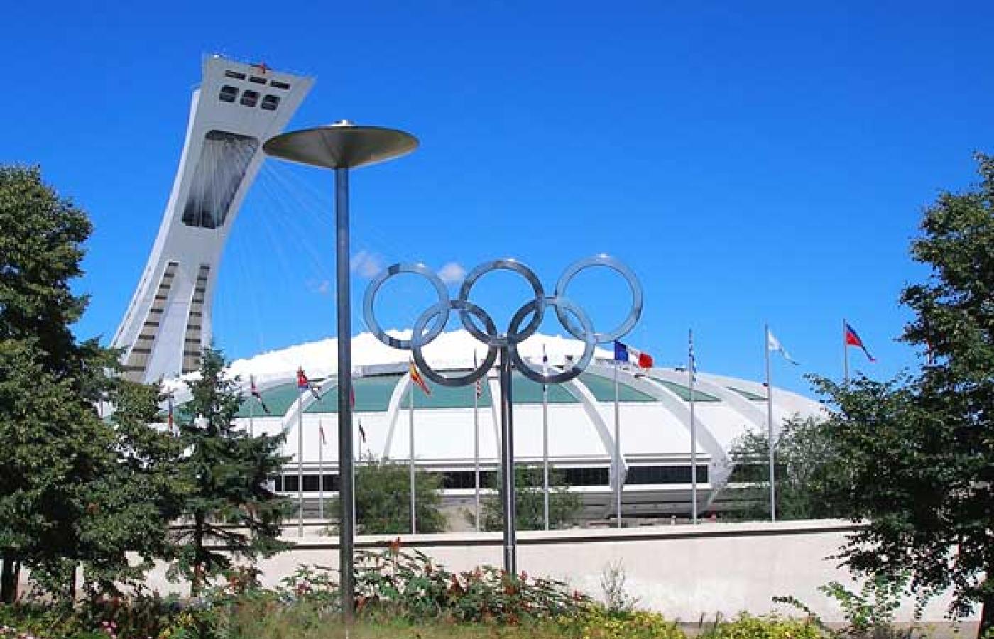 Stadion olimpijski w Montrealu. Fot. rlonpine, Flickr (CC BY SA)